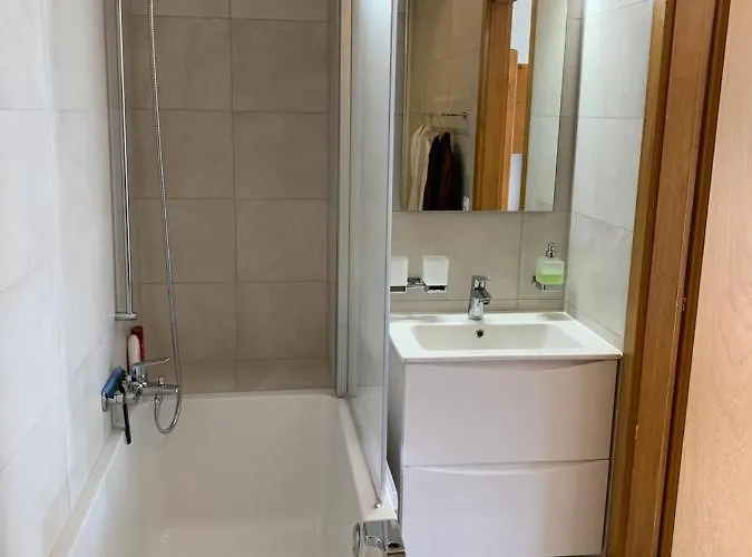 Apartament Number 8 *